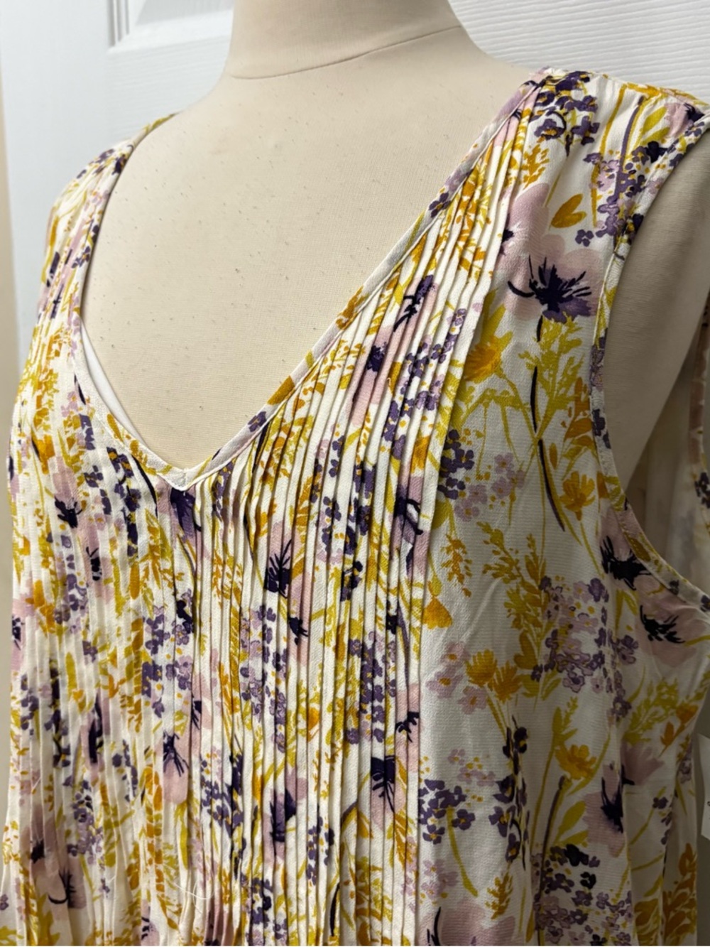 Old Navy Pleated Front Floral Dress Size XL New - Picture 6 of 11